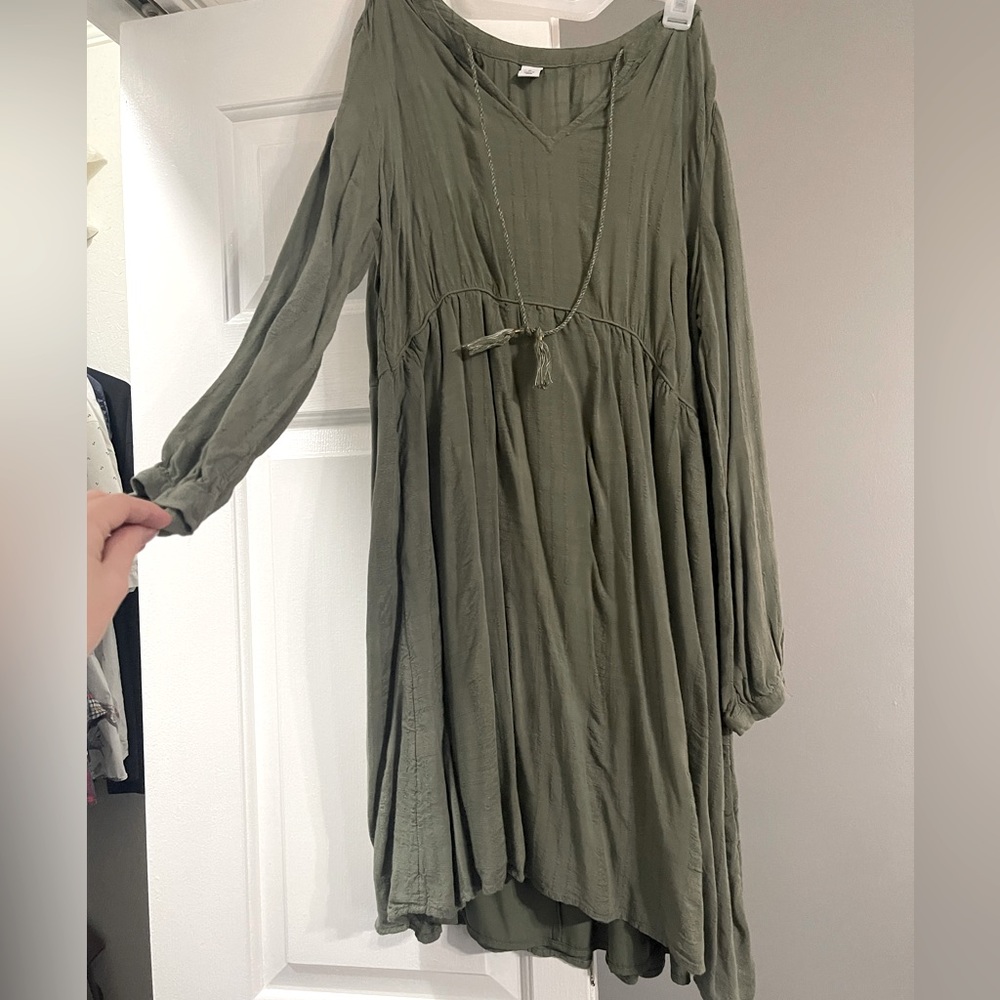 Old Navy medium womens flowy olive green dress